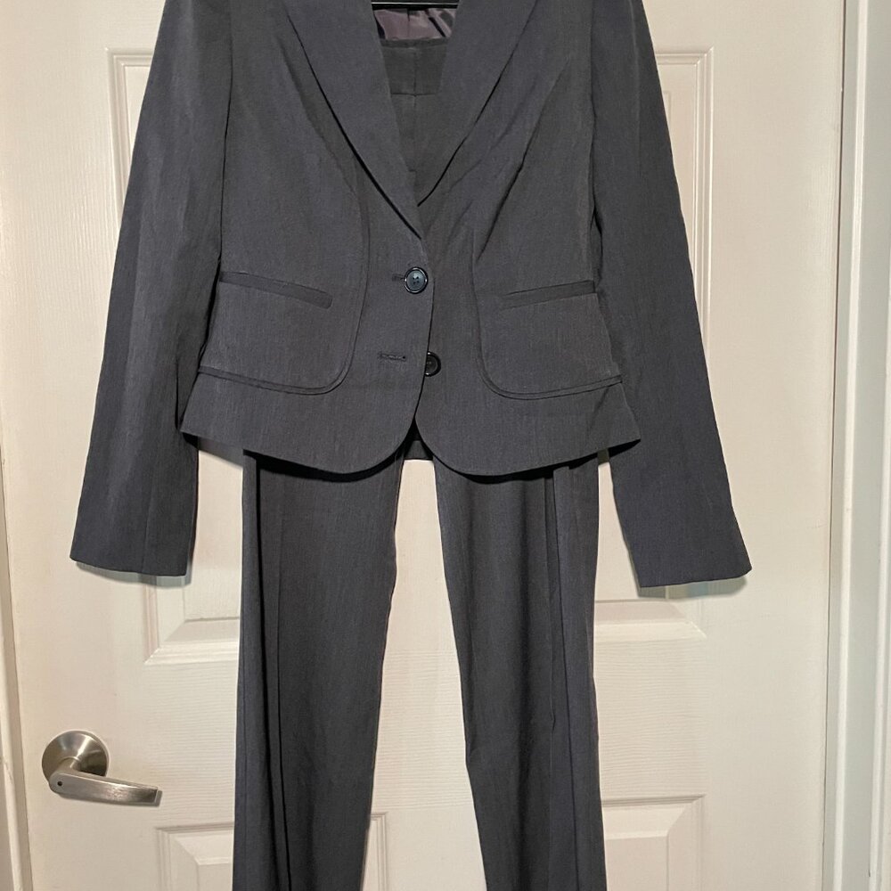 Studio 400 the Limited Women 2 Piece Dark Grey Suit